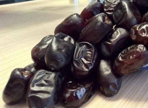 تصویر 1 از خرما مضافتی کارتونی تهیه شده از خرمای درجه ممتاز